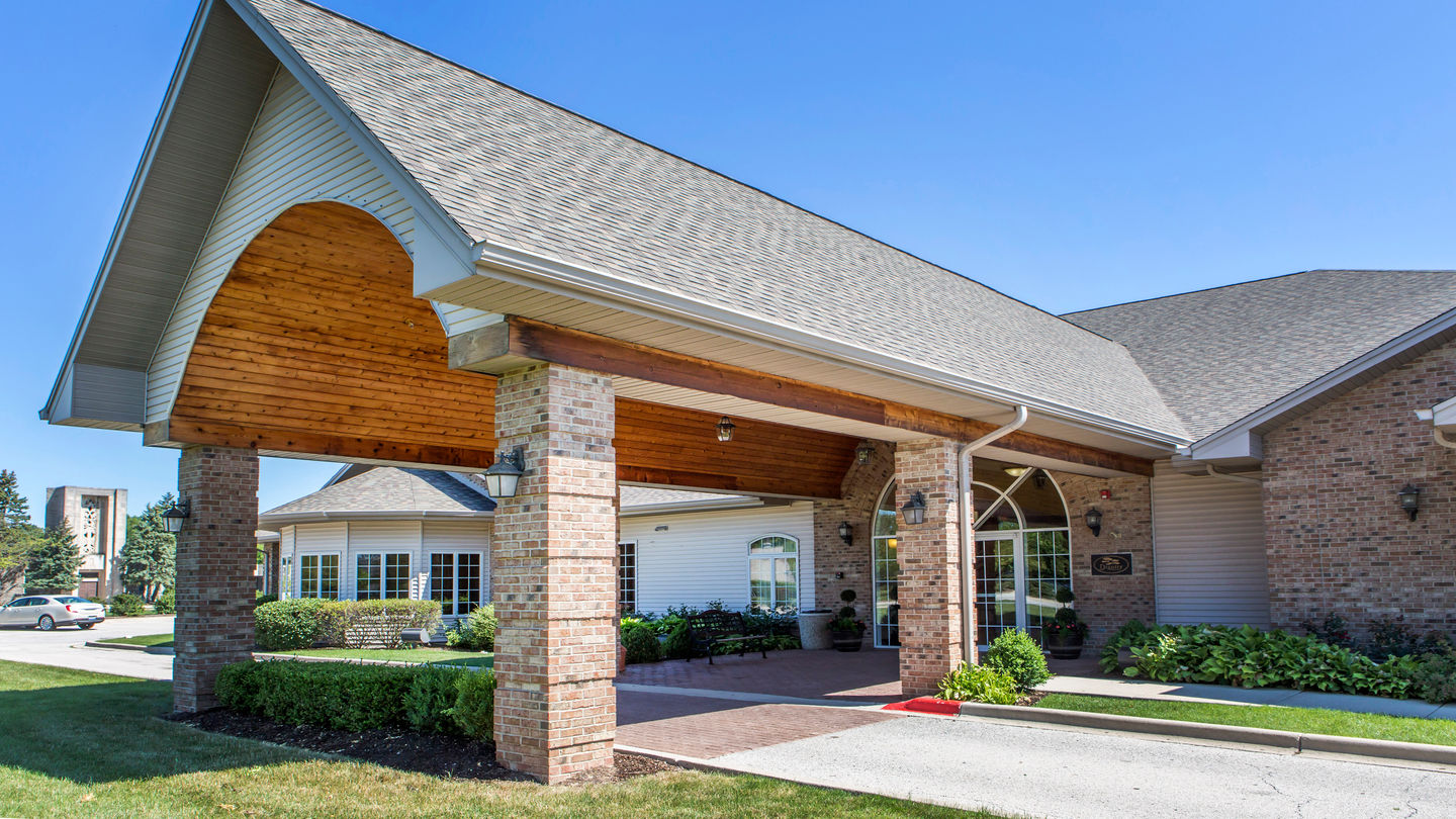 Woodlawn Funeral Home Entrance 